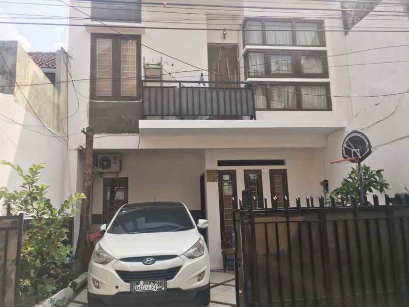 rumah menteng dalam jakarta selatan