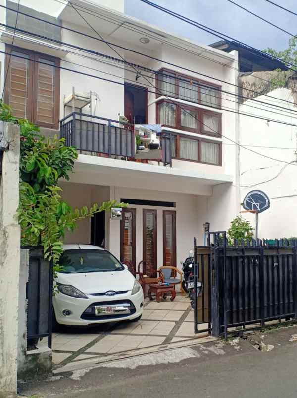 rumah menteng dalam jakarta selatan