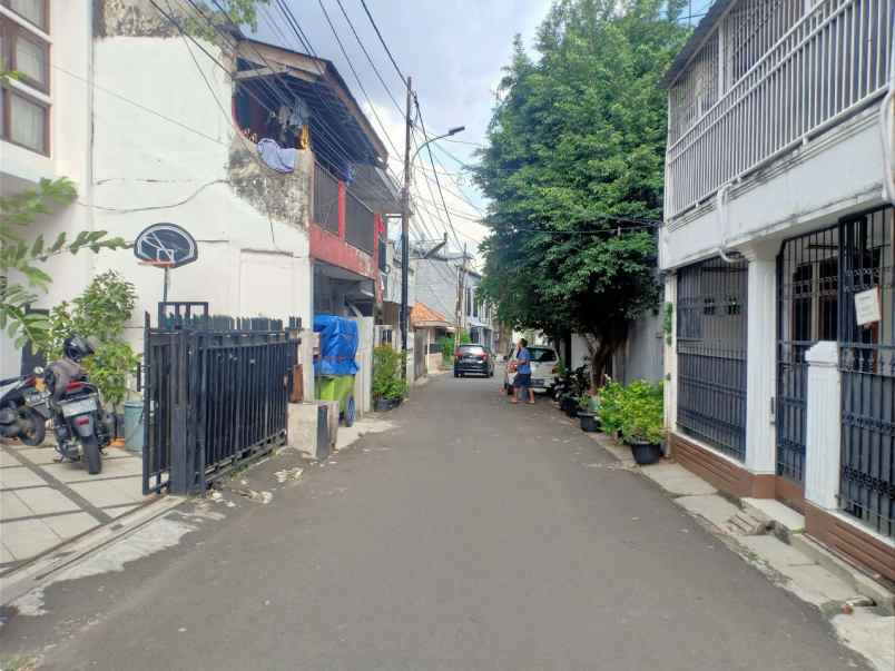 rumah menteng dalam jakarta selatan