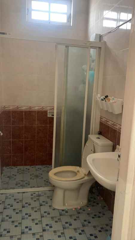 rumah mewah di taman windsor kota wisata siap huni