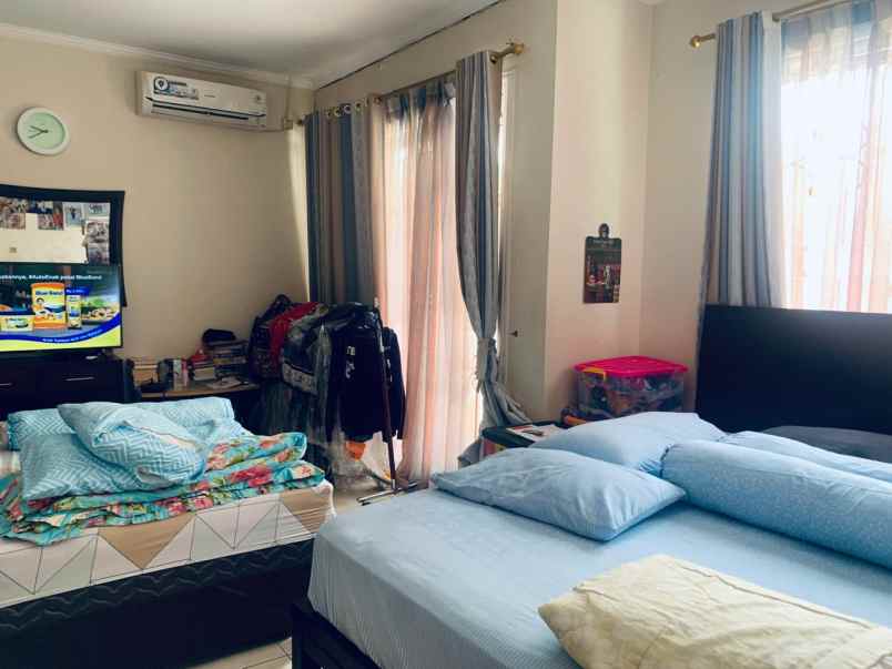 rumah mewah di taman windsor kota wisata siap huni