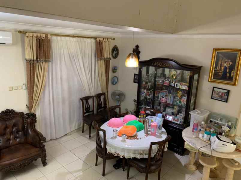 rumah mewah di taman windsor kota wisata siap huni