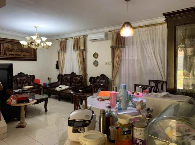 rumah mewah di taman windsor kota wisata siap huni