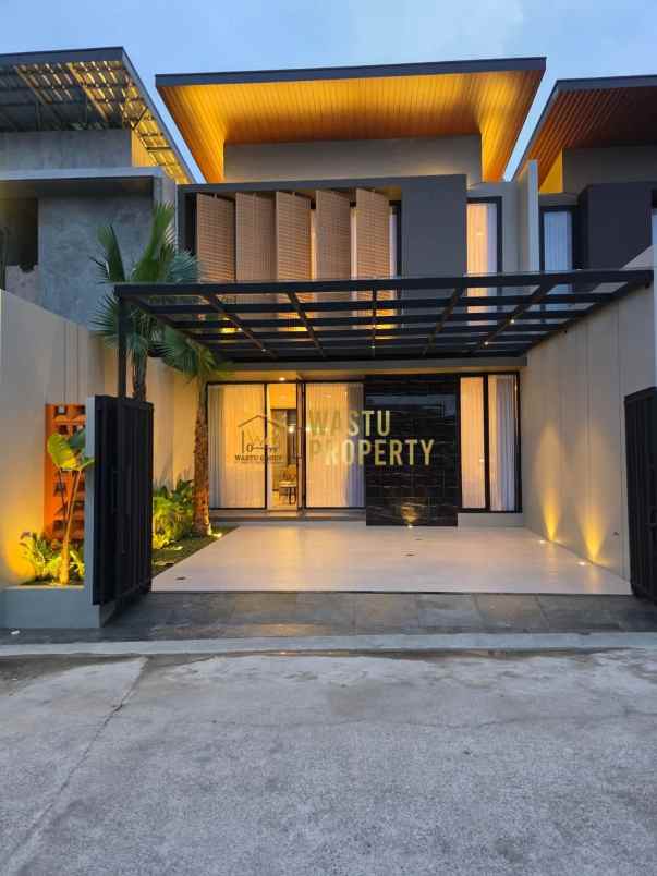 rumah mewah fully furnished dekat stadion maguwoharjo