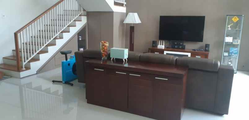 rumah mewah megah strategis akses mudah di dekat ugm