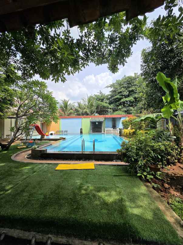 rumah mewah tanah luas di kav marinir pondok kelapa
