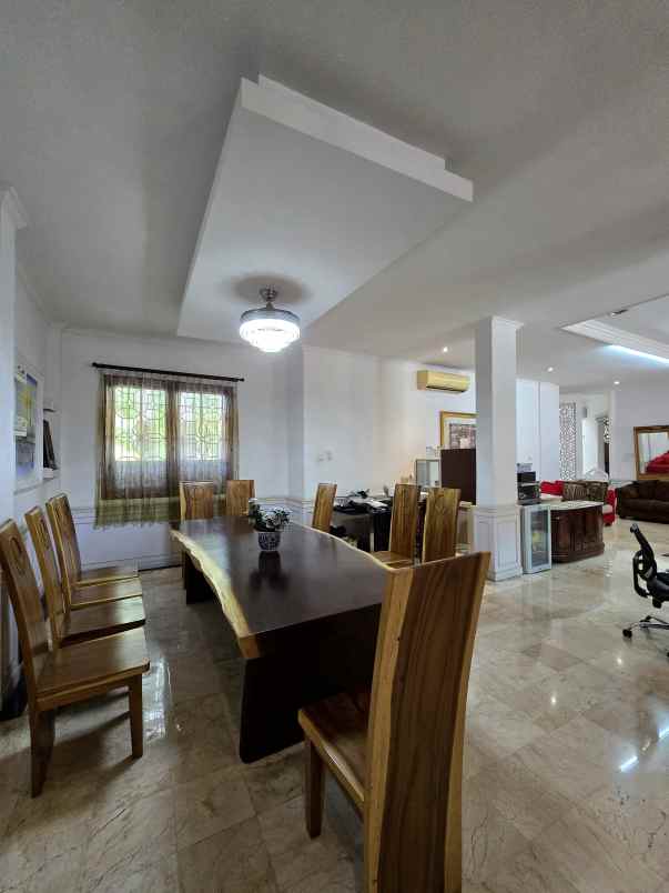rumah mewah tanah luas di kav marinir pondok kelapa