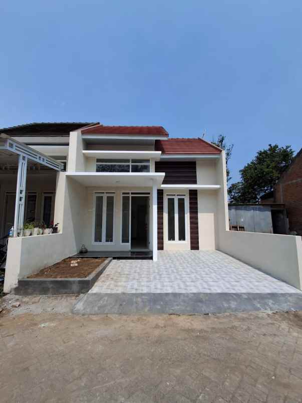 rumah minimalis 1 lantai lokasi dekat dispenduk