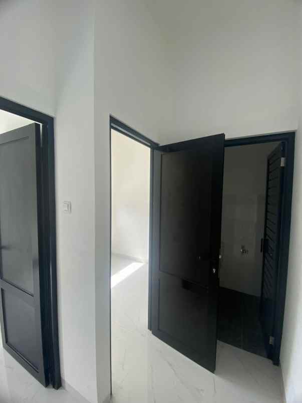 rumah minimalis di koja jakarta utara