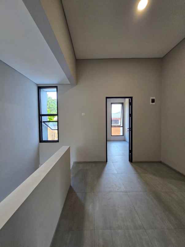 rumah minimalis siap huni di tenga kota di kayu putih