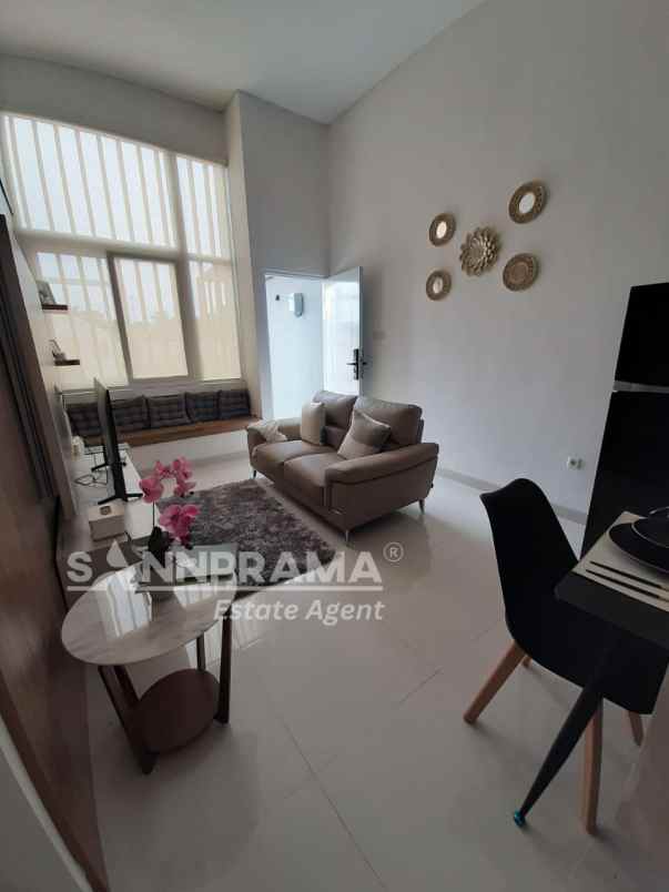 rumah modern dalam perumahan di jl ry parung rn pine