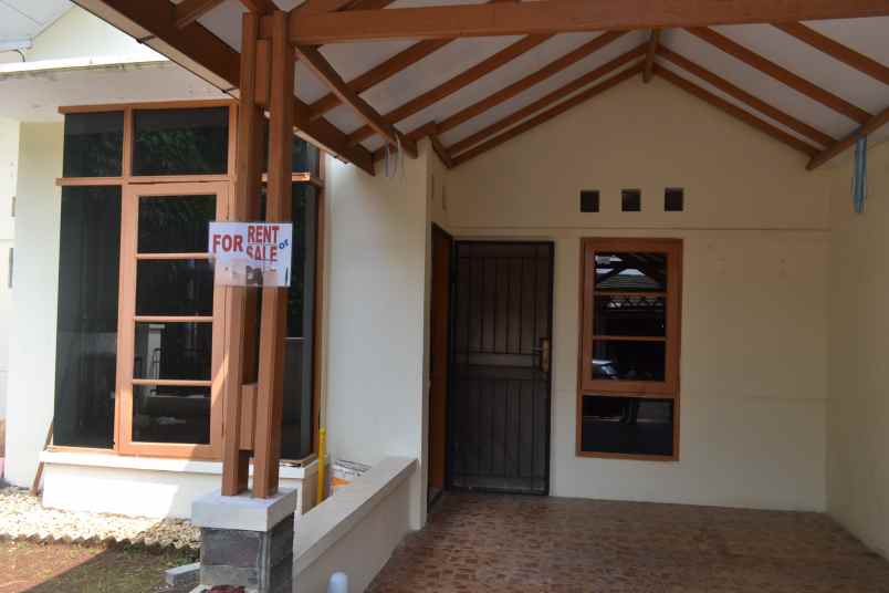 rumah nyaman lingkungan asri dekat pintu tol bsd