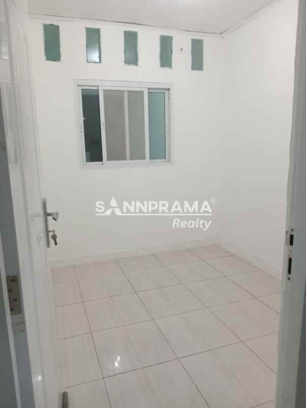 rumah second minimalis di harvest city bekasi