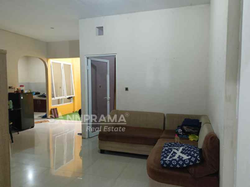 rumah second tanah luas di sawangan permai depok rhmn