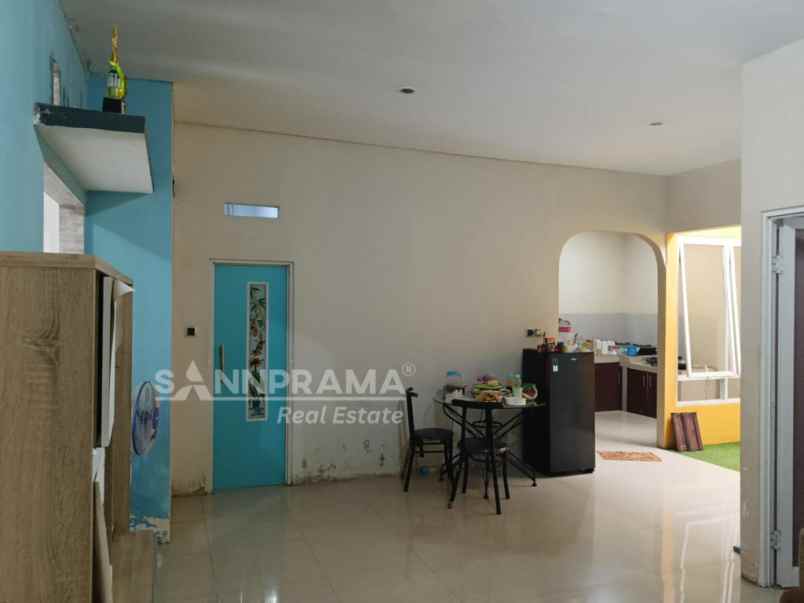 rumah second tanah luas di sawangan permai depok rhmn