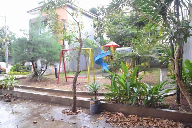 rumah siap huni 2 lt strategis di pd melati bekasi