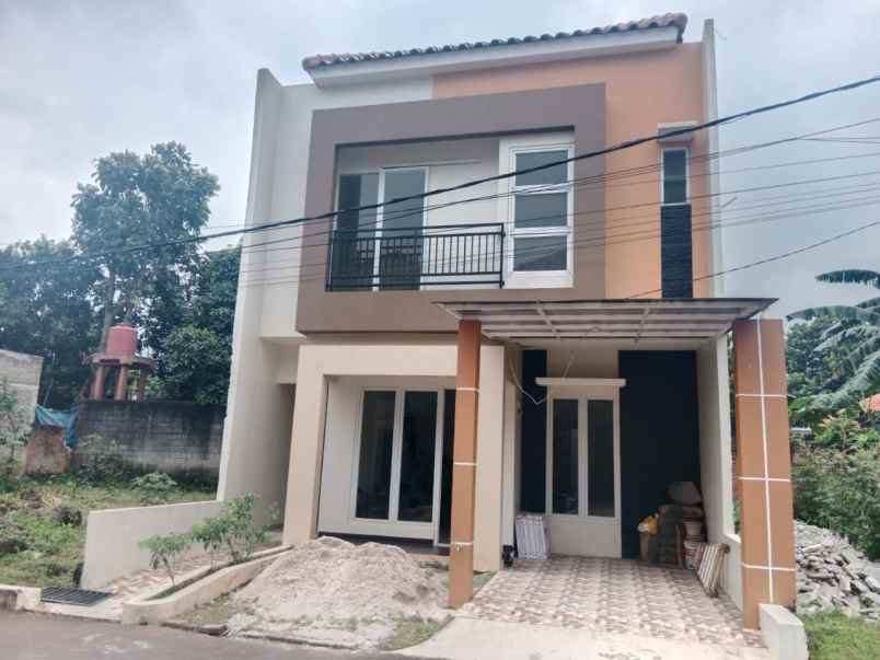 rumah siap huni 2 lt strategis di pd melati bekasi
