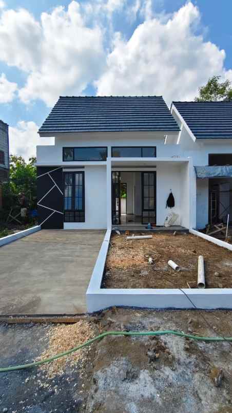 rumah strategis 1 lantai lokasi cemorokandang