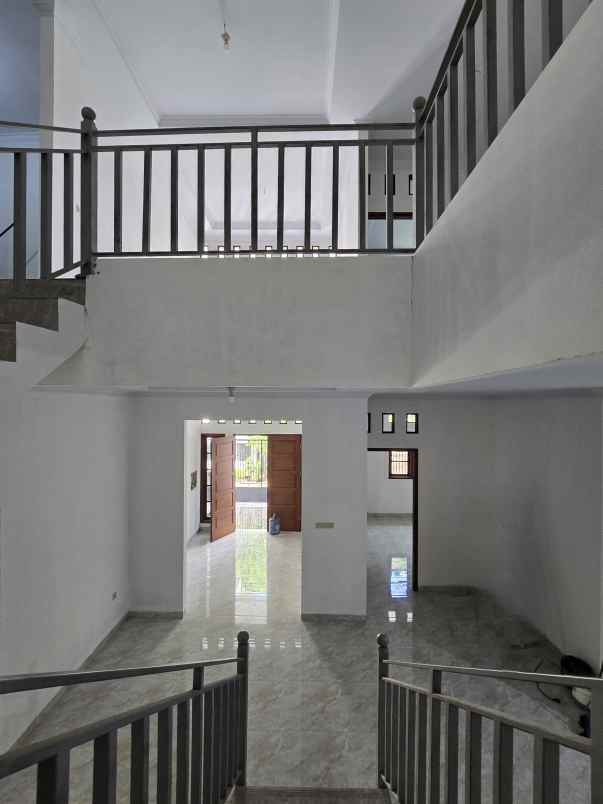 rumah strategis dalam komplek di duren sawit jaktim