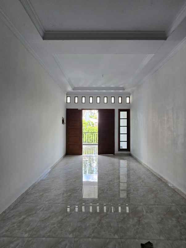 rumah strategis dalam komplek di duren sawit jaktim