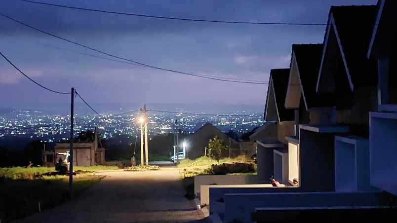 rumah villa di karangploso malang