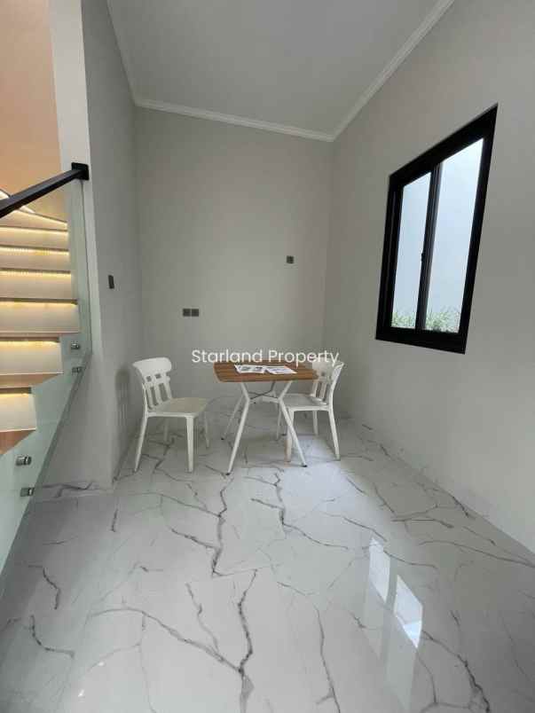 siap huni rumah mewah 3 lantai harga 2 7 m di joglo