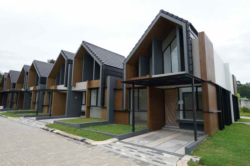 the ayarahill parung panjang
