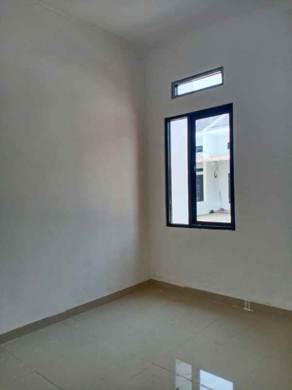 villa karang satri tambun utara