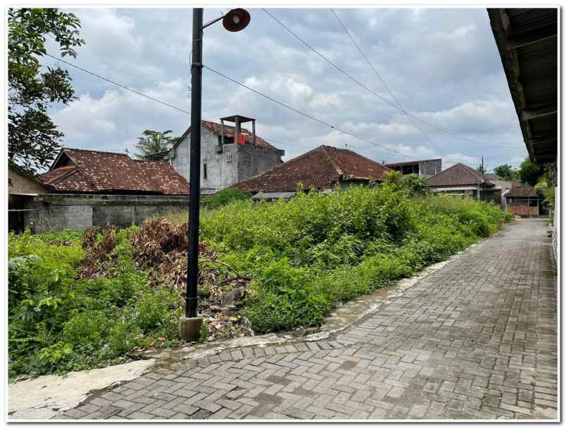300 jt an tanah timur jl kaliurang km 10