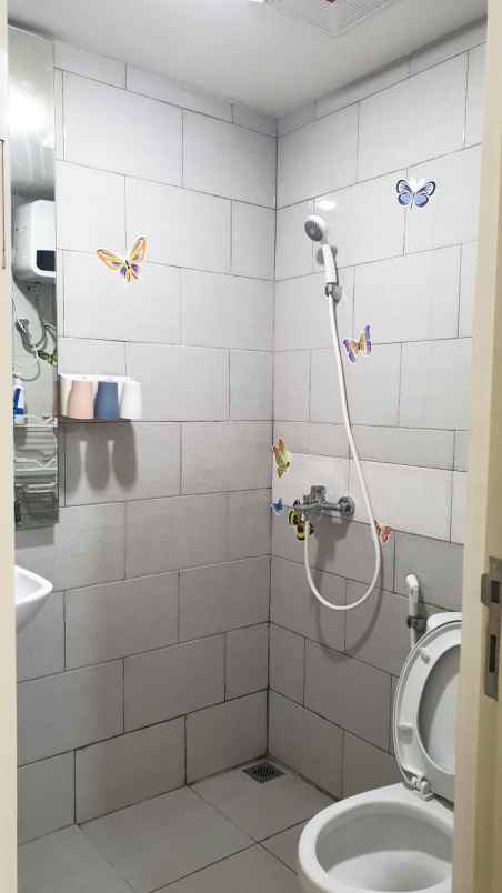 apartment amor pakuwon city lantai 17 view city