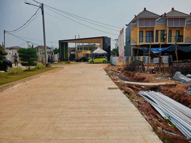 cocok rumah ready 2 lantai untuk karyawan mm2100