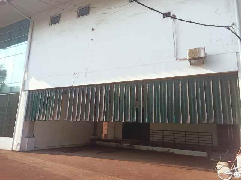 dijual bagunan gedung berserta ada gudang