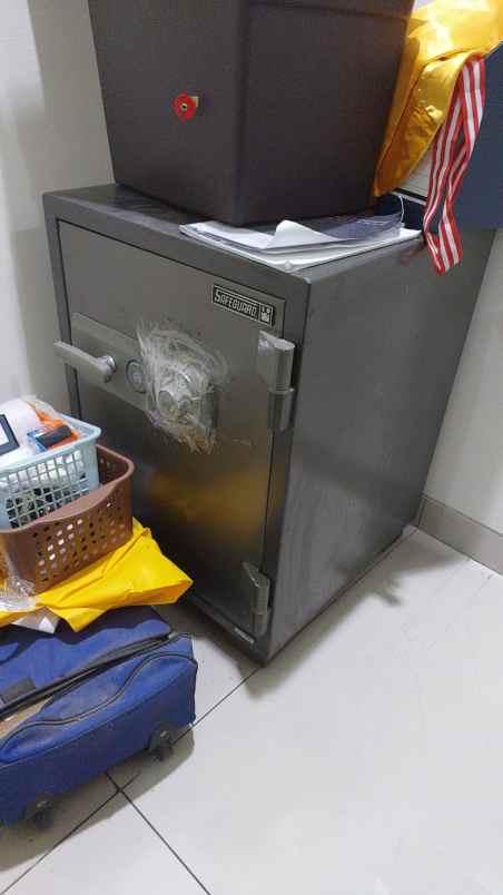 dijual brankas second seperti baru di surabaya