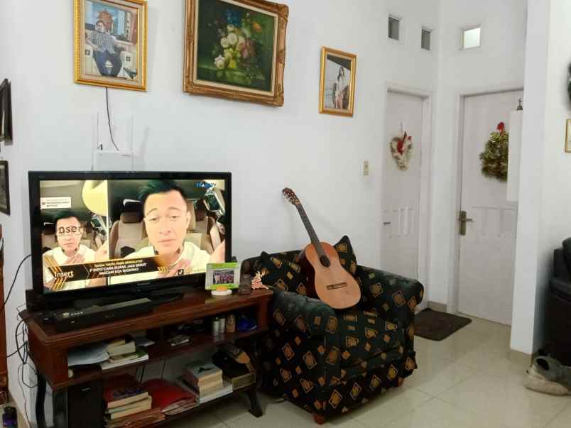 dijual cepat rumah cantik di pesona khayangan depok