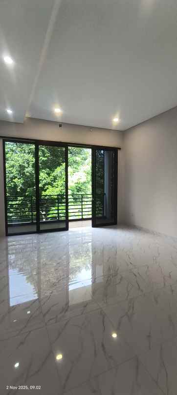 dijual cepqt rumah 2 lantai konsep villa sentul bogor