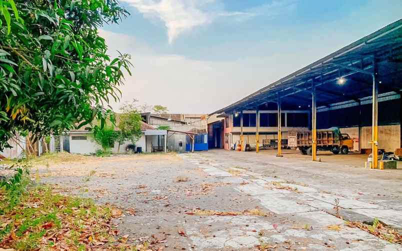 dijual gudang strategis di kartosuro solo