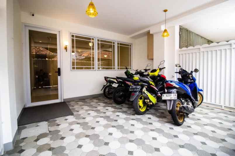 dijual kost ekslusif gajah mada jakarta