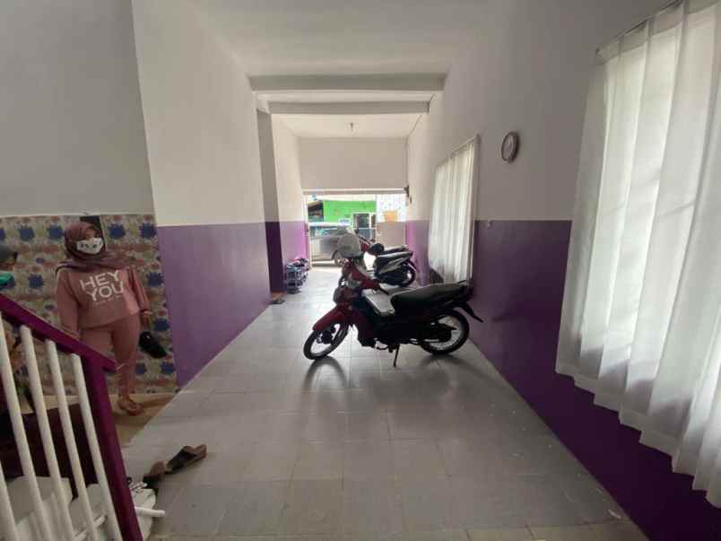 dijual kost jl krputih gg makam blok b