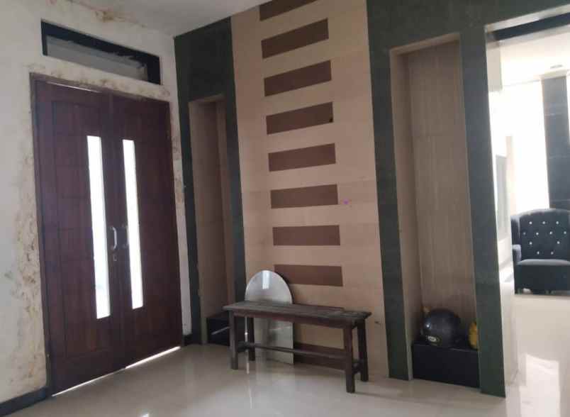dijual kost semampir tengah medokan