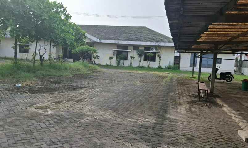 dijual ruko gudang kantor krikilan kec driyorejo kab