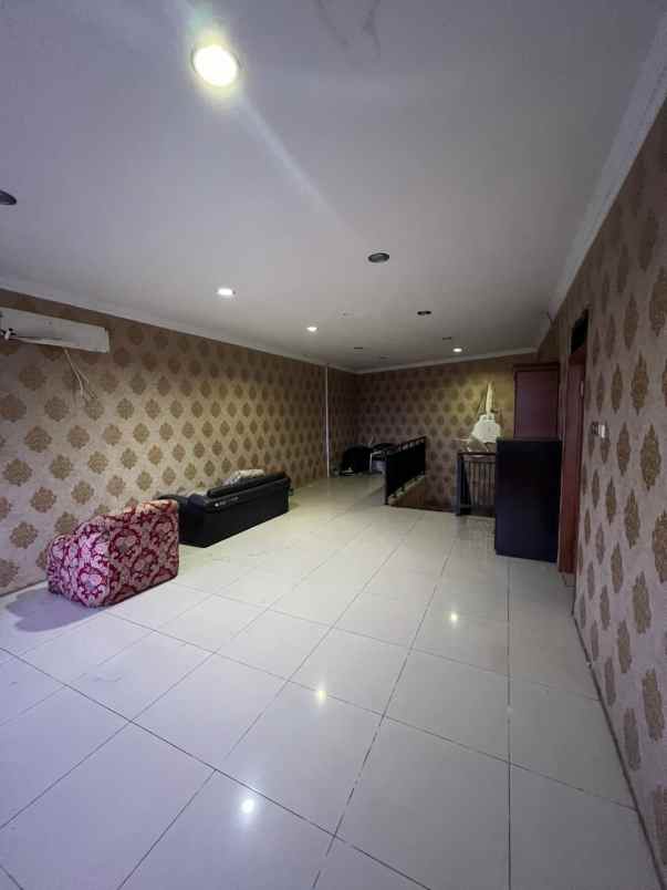 dijual ruko gudang kantor raya tapos 8 cimpaeun