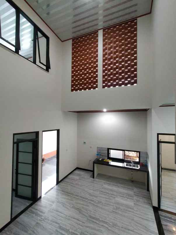 dijual rumah 2 lantai di manyaran sembar semarang