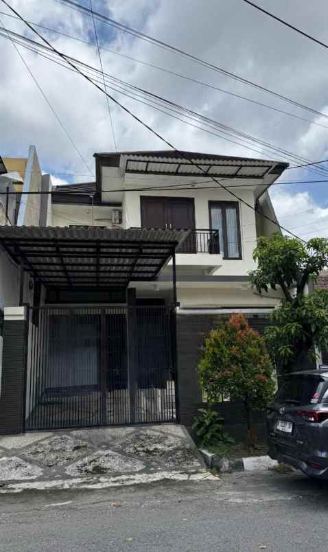 dijual rumah 2 lantai lokasi di nginden intan timur