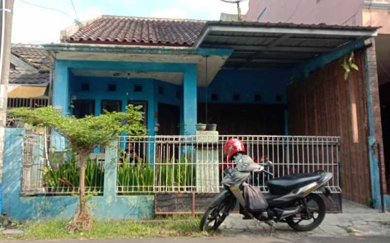 dijual rumah 2 menit ke unsud