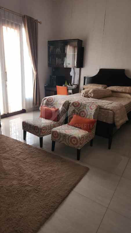 dijual rumah 3 lantai di modernland tangerang
