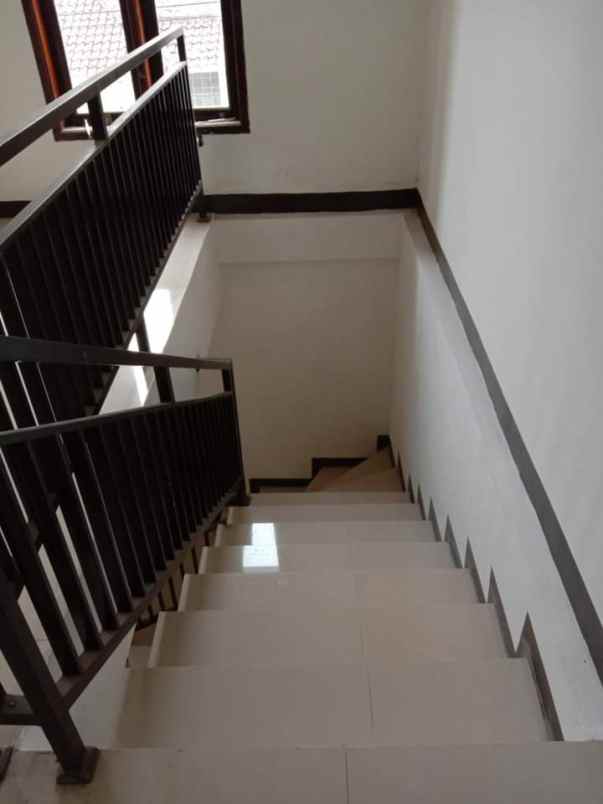 dijual rumah arcamanik