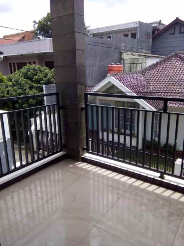 dijual rumah arcamanik
