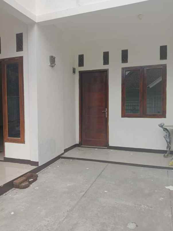 dijual rumah arcamanik