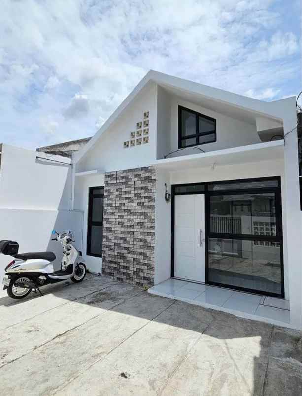 dijual rumah arcamanik