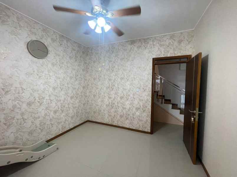 dijual rumah awiligar